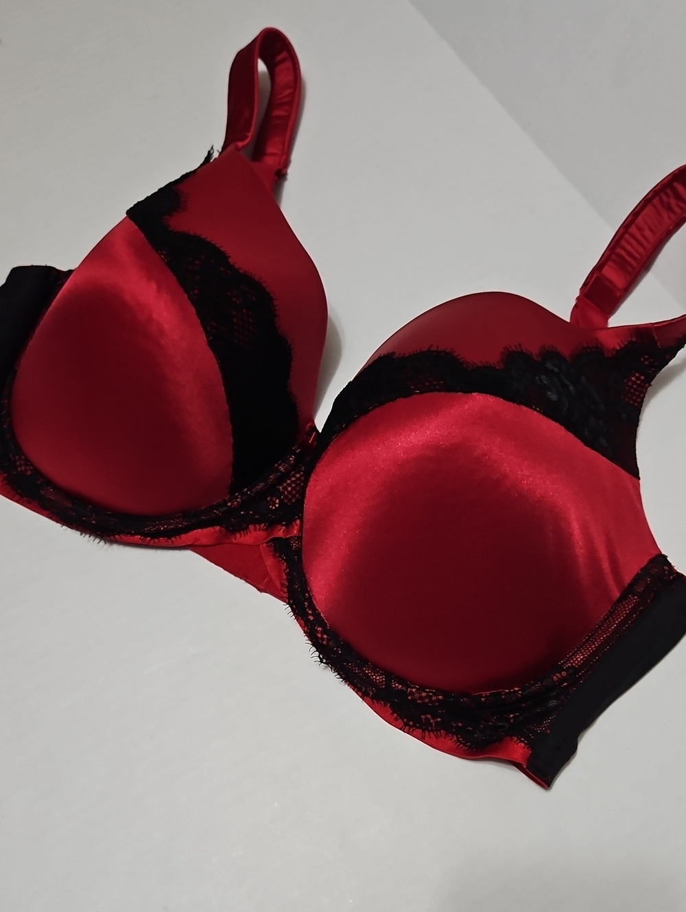 Ambrielle Red Satin Underwire Bra with Black Lace Size 42DDD